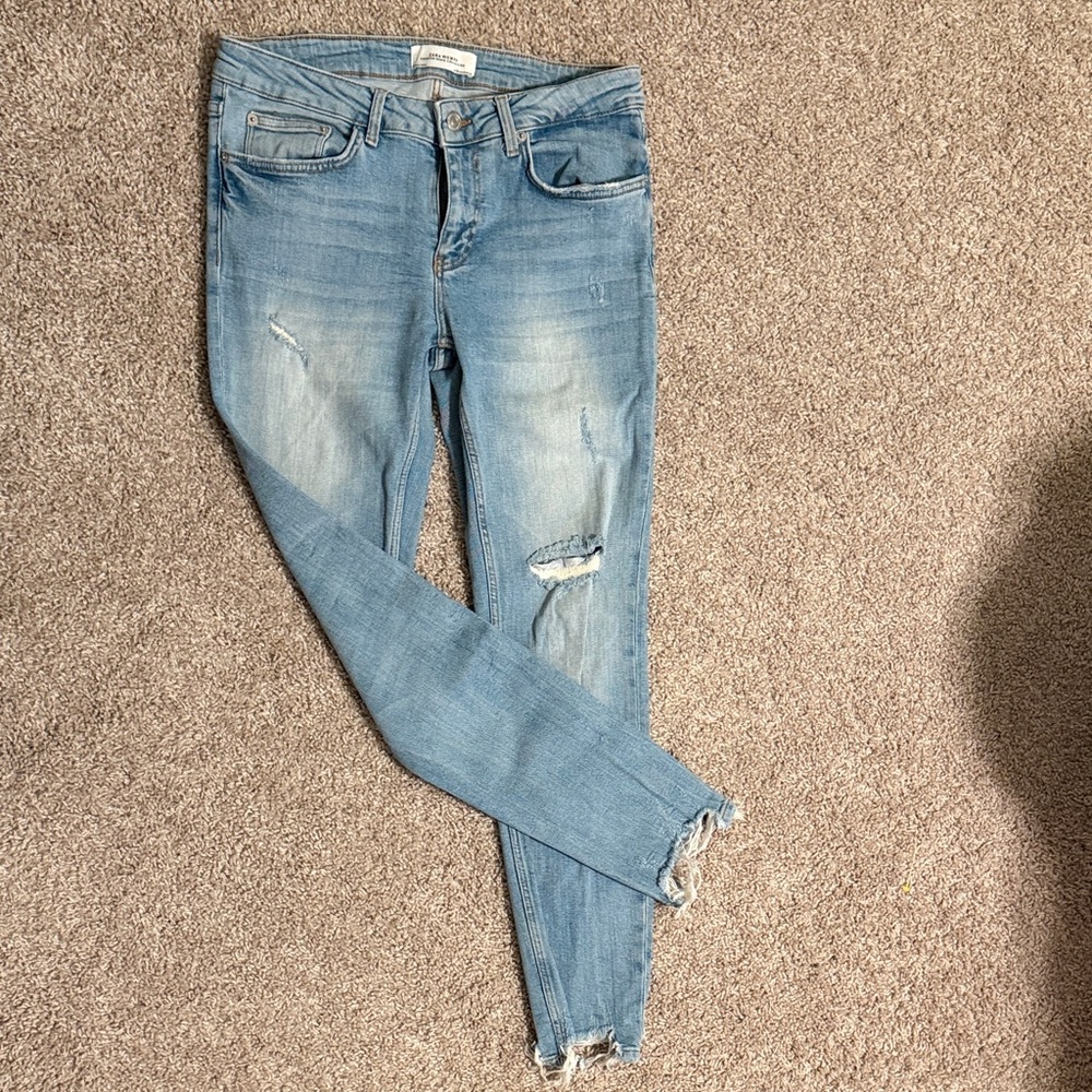 Zara Light Blue Distressed Women's Skinny Jeans